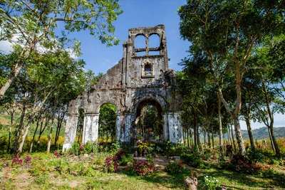 Khám phá di tích nhà thờ cổ trăm năm tuổi bên dãy Chư Đăng Ya