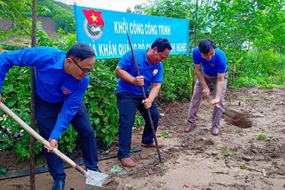 Khởi công nhà "Khăn quàng đỏ" tại huyện Đak Pơ