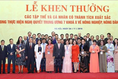 Thủ tướng trao thưởng cho TC,CN có thành tích xuất sắc về tam nông