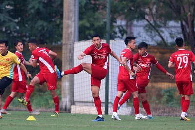 Văn Quyết đeo băng đội trưởng đội tuyển Việt Nam ở AFF Cup 2018