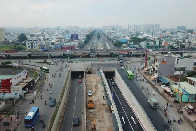 Sân bay cứ quy hoạch, còn cao tốc thì xây càng nhanh càng tốt