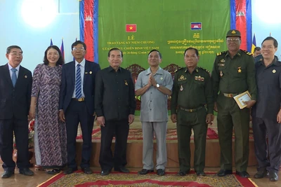 Hội Cựu chiến binh tỉnh Gia Lai thăm, làm việc với Hội Cựu Chiến binh tỉnh Ratanakiri