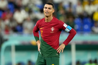 Cristiano Ronaldo có thể đến Pháp đối đầu Messi