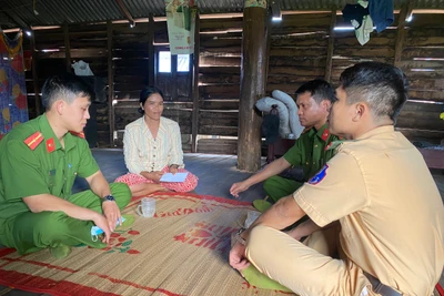 Phú Thiện thăm, tặng quà gia đình có nạn nhân bị tai nạn giao thông