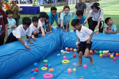 Hàng trăm trẻ mồ côi trải nghiệm ngày hè bổ ích