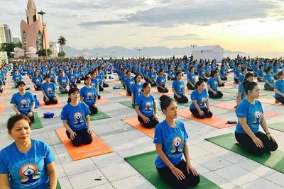 6.000 người tham gia đồng diễn Yoga