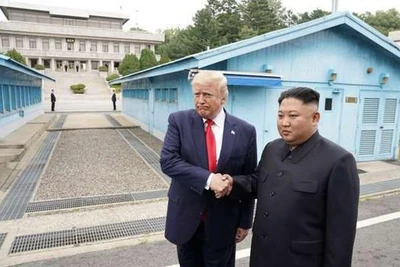 Toàn cảnh chuyến thăm của ông Trump tới DMZ