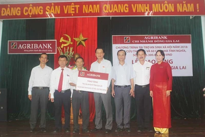 Agribank Đông Gia Lai trao tặng 4,3 tỷ đồng an sinh xã hội