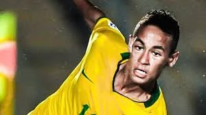 Tròn 10 năm Neymar được so sánh với Pele