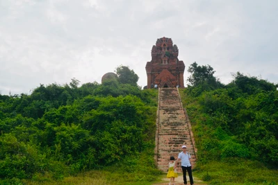 Bốn mùa trên đỉnh tháp