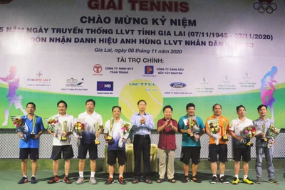 Bế mạc Giải Tennis chào mừng 75 năm Ngày truyền thống lực lượng vũ trang tỉnh Gia Lai