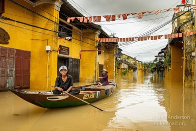 Một Hội An mùa lũ thật khác qua ống kính nhiếp ảnh gia người Mỹ