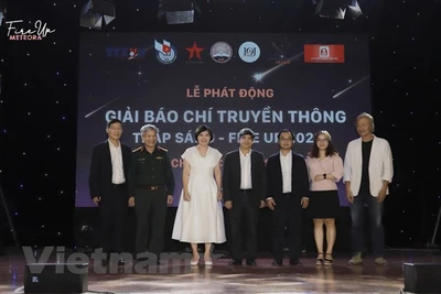 Phát động Giải Báo chí-Truyền thông "Thắp sáng (fire up) 2020"