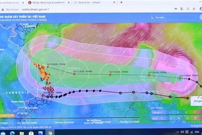 Bão số 13 khó đoán định, khả năng đổ bộ vào Trung Trung Bộ đêm 13/11