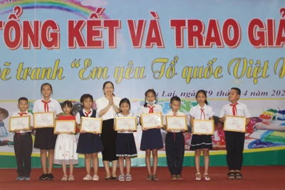 Gia Lai: Trao giải hội thi vẽ tranh với chủ đề "Em yêu Tổ quốc Việt Nam"