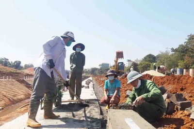 Môi trường Pleiku nhìn từ suối Hội Phú