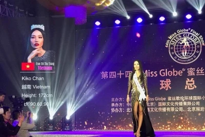 Kiko Chan Top 6, giành giải 'Trang phục dạ hội đẹp nhất' Miss Globe 2018