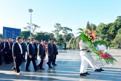 Gia Lai: Dâng hương Chủ tịch Hồ Chí Minh và viếng các liệt sĩ