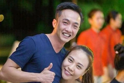 Đàm Thu Trang tung ảnh ôm Cường Đô la khiến fan tan chảy