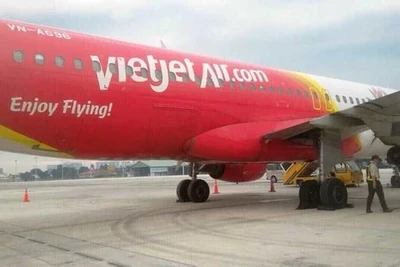 Máy bay Vietjet bị hỏng lốp khi hạ cánh xuống sân bay Tân Sơn Nhất