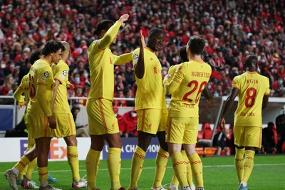 Tứ kết Champions League, Benfica 1-3 Liverpool: The Kop đặt một chân vào bán kết