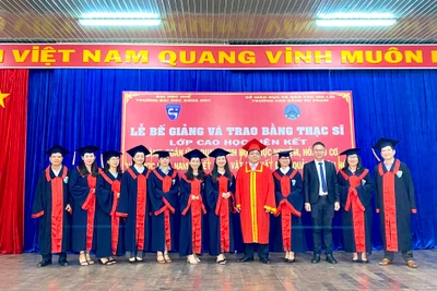 Trường Đại học Khoa học (Đại học Huế): Trao bằng thạc sĩ cho 86 học viên ở Gia Lai