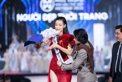 Thí sinh đầu tiên lọt chung kết Miss World Việt Nam: Cao 1m85, IELTS 8.0