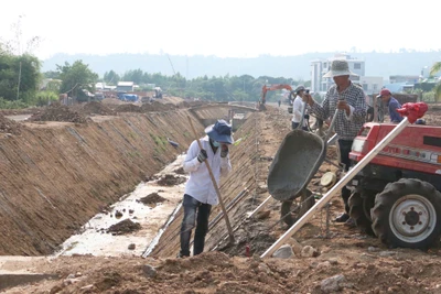 Khắc phục khó khăn, đẩy nhanh tiến độ xây dựng cơ bản