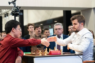 Lê Quang Liêm có chiến thắng lịch sử trước đương kim số 1 thế giới - Vua cờ Carlsen