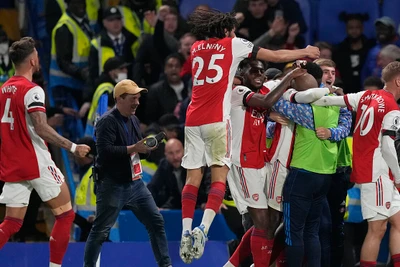 Kết quả Chelsea 2-4 Arsenal, Ngoại hạng Anh: 'Pháo thủ' trở lại cuộc đua tốp 4