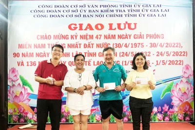 Công đoàn cơ sở các cơ quan thuộc Tỉnh ủy Gia Lai giao lưu trò chơi dân gian