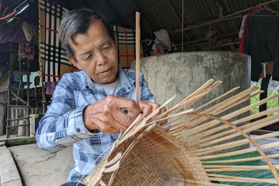 Tơ Tung bảo tồn nghề đan lát