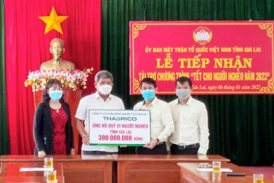 Gia Lai tiếp nhận 300 triệu đồng ủng hộ chương trình "Tết cho người nghèo năm 2022"