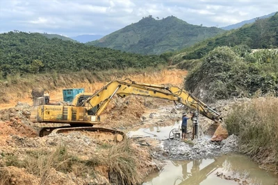 Dự án thủy lợi cấp bách 90 tỉ đồng chậm hơn 2 năm vẫn ì ạch xin gia hạn