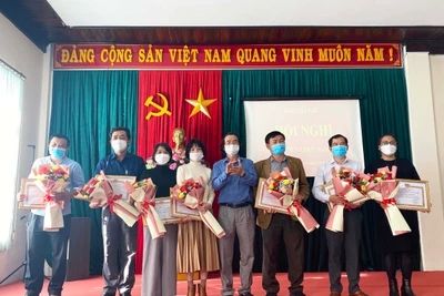 Báo Gia Lai khen thưởng nhiều tập thể, cá nhân có thành tích xuất sắc năm 2021