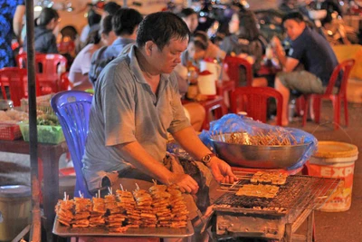 Chợ đêm ẩm thực phố núi Pleiku: Tại sao không?