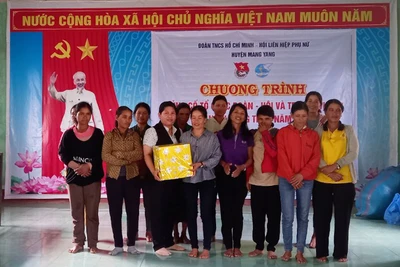 Hà Ra ra mắt Câu lạc bộ "Phụ nữ tôn giáo giúp nhau phát triển kinh tế"