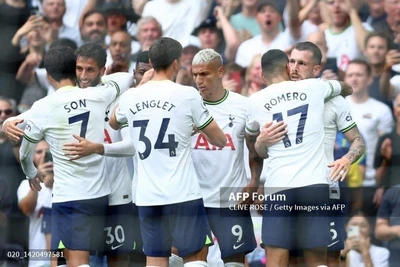 Tottenham vững vàng trong Top 3 Premier League