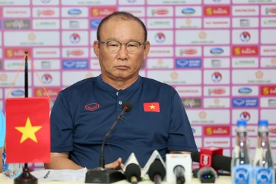 HLV Park kết luận bất ngờ vụ Quang Hải về tuyển Việt Nam đá AFF Cup 2022