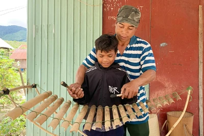 Cựu chiến binh xã Đak Song nặng lòng với nghề truyền thống