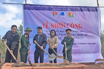 Khởi công nhà "Khăn quàng đỏ" tại huyện Đak Đoa