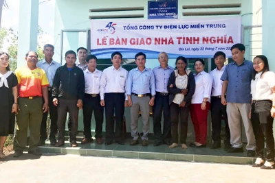 Gia Lai: Bàn giao nhà tình nghĩa cho người khiếm thị có hoàn cảnh khó khăn