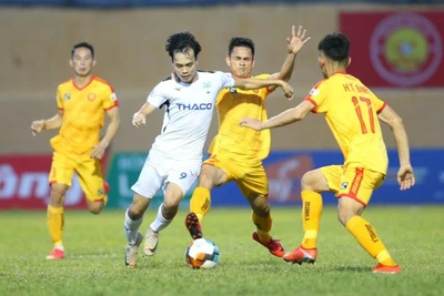 HAGL hòa nhạt nhòa Thanh Hóa ngày Anh Đức tái xuất sân cỏ V-League