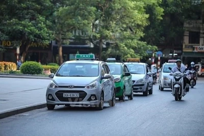 Grab, Be và hãng taxi nói gì về việc xe phải đổi sang biển vàng?