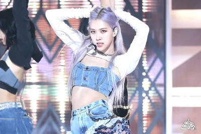 Nhan sắc đẹp như tiên nữ của 4 thành viên BlackPink trên sân khấu