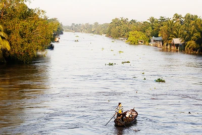 Dòng sông tạo nên nơi gạo trắng nước trong