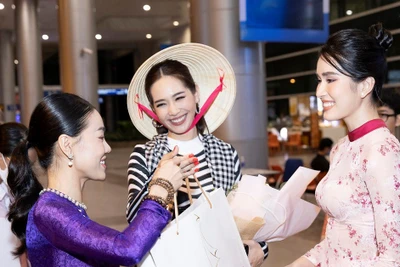 Á hậu Phương Anh đón Miss International 2019 đến Việt Nam