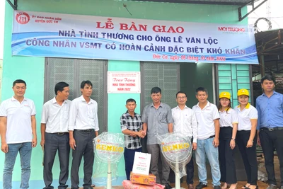 Đức Cơ trao nhà tình thương cho công nhân môi trường khó khăn về nhà ở