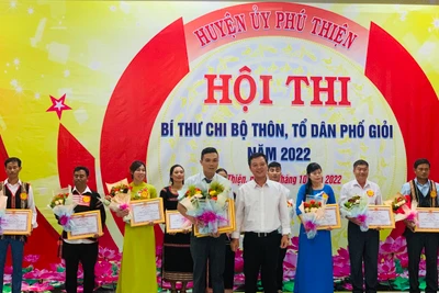 Thí sinh Long Văn Quyết đạt giải nhất Hội thi bí thư chi bộ thôn, tổ dân phố giỏi huyện Phú Thiện