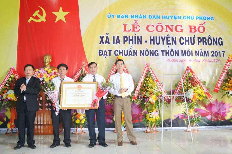 Xã Ia Phìn "về đích" nông thôn mới